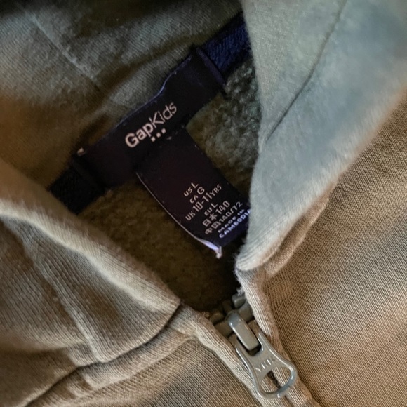 Gap - Picture 2 of 2